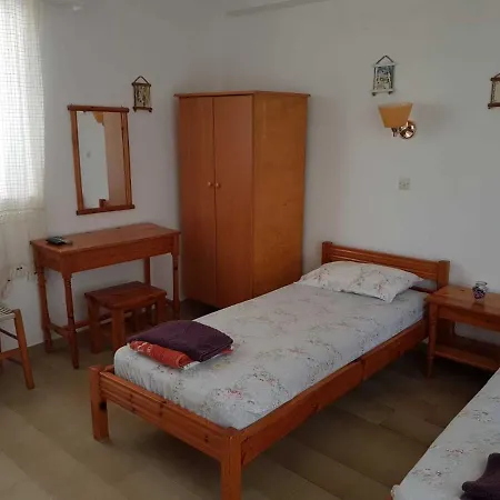 Apartament Family Run 2 Bed Studio Apartment 3 *